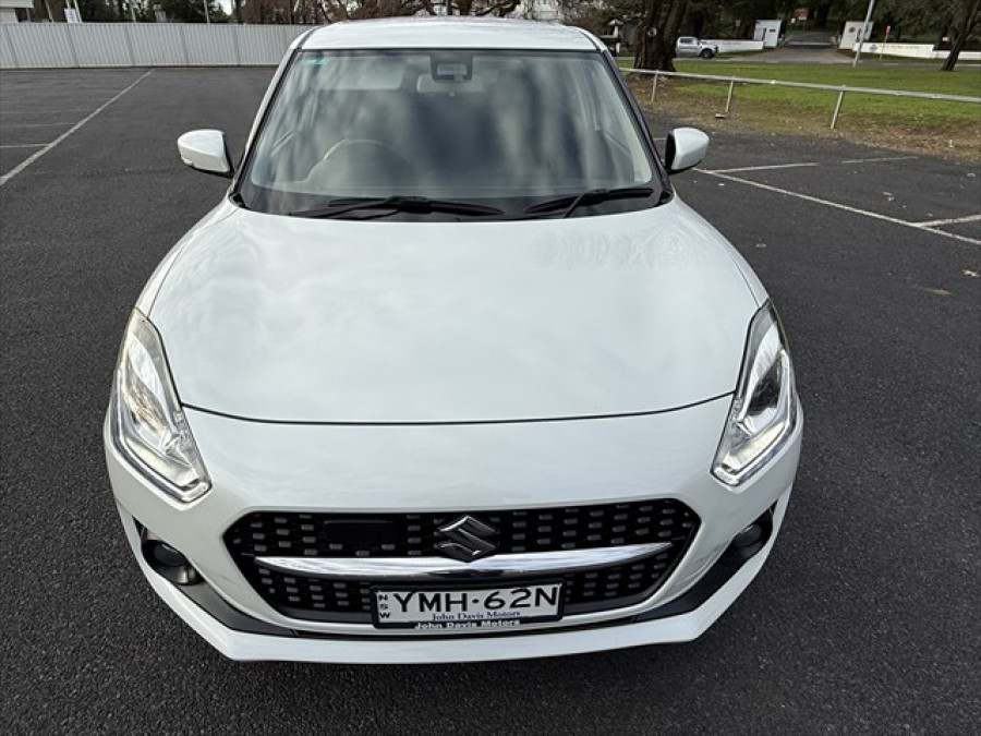 2021 Suzuki Swift GLX SUV Image 9