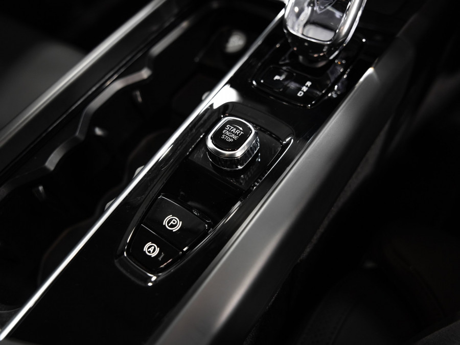 2026 Volvo XC60 UZ B5 Ultra Dark 2L Petrol Hybrid AWD SUV Image 14