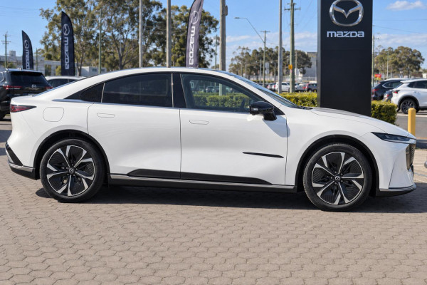2026 Mazda 6e  GT Hatch Image 3