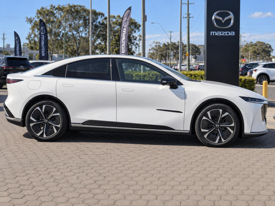 2026 Mazda 6e  GT Hatch Image 3