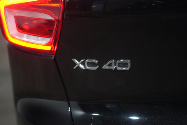 2020 Volvo XC40 XZ T4 Inscription SUV Image 9