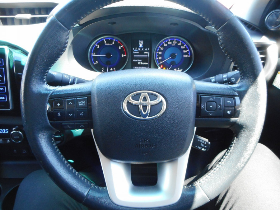 2016 Toyota HiLux GUN126R SR5 Utility Image 15