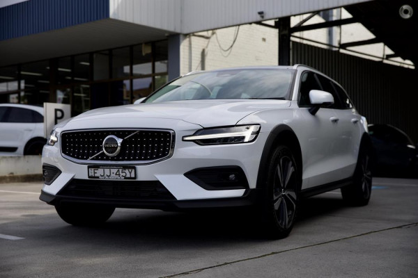 2024 Volvo V60 Cross Country Z Series Ultimate B5 Bright Wagon