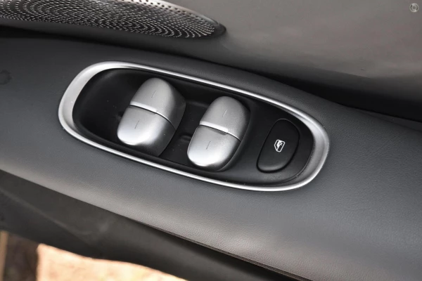 2026 MY25 MG IM5 P12L Performance Hatch Image 13