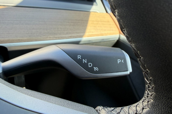 2022 Tesla Model 3  Rear-Wheel Drive Sedan Image 19