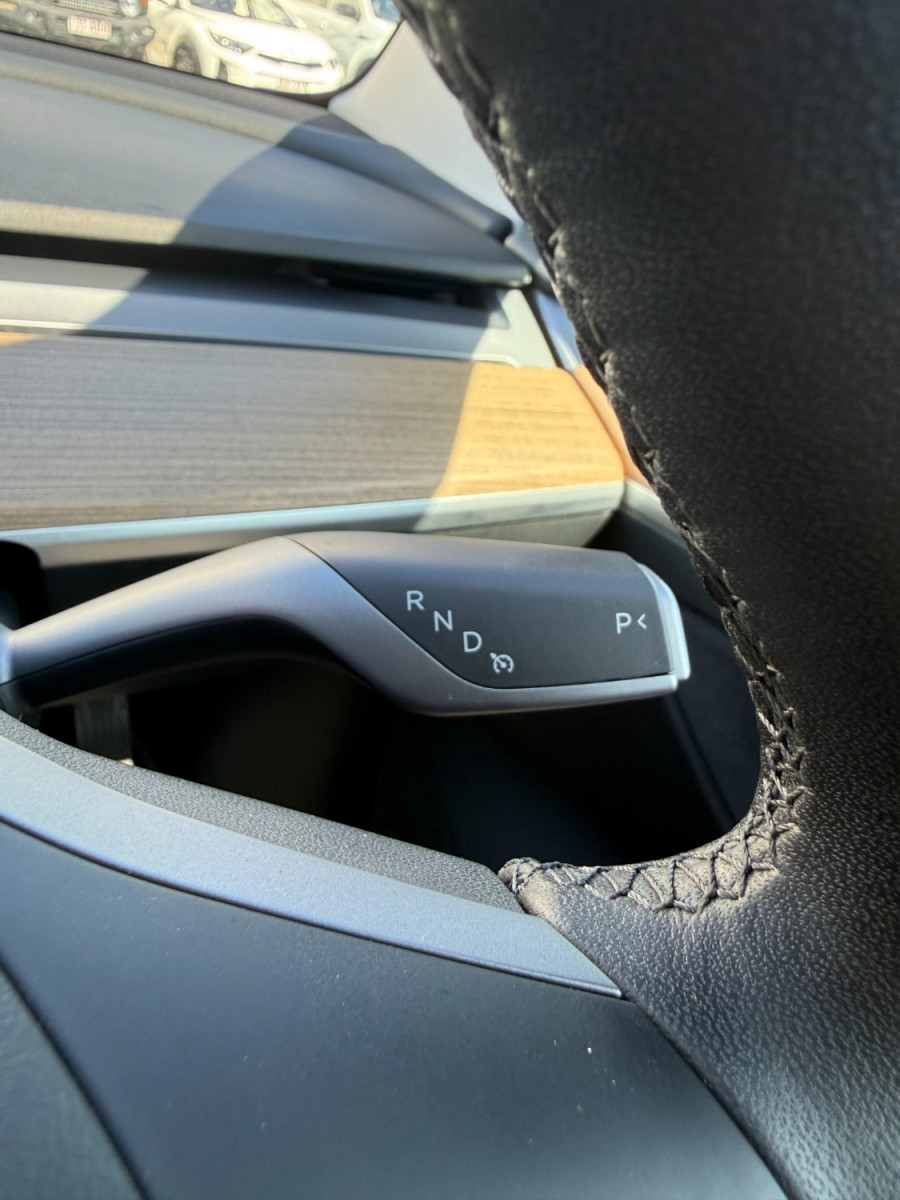 2022 Tesla Model 3  Rear-Wheel Drive Sedan Image 19