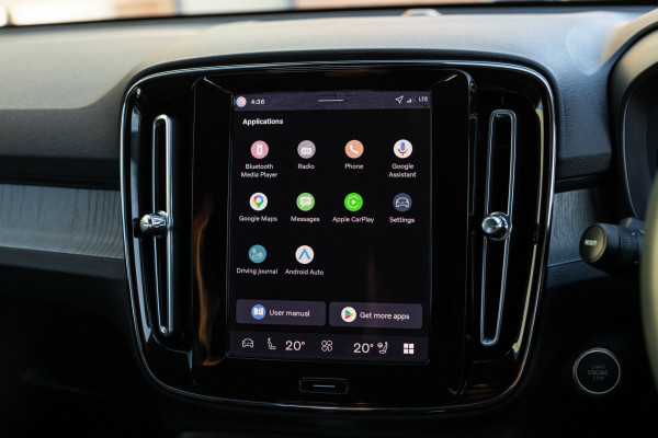 2025 Volvo XC40 XZ Plus B4 SUV Image 24