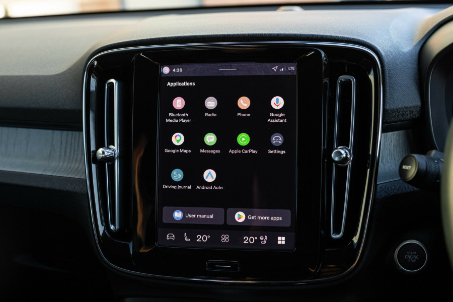 2025 Volvo XC40 XZ Plus B4 SUV Image 24