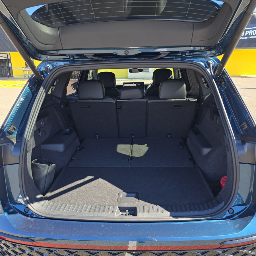 2025 MY26 Volkswagen Tayron R4 195TSI R-Line SUV Image 11