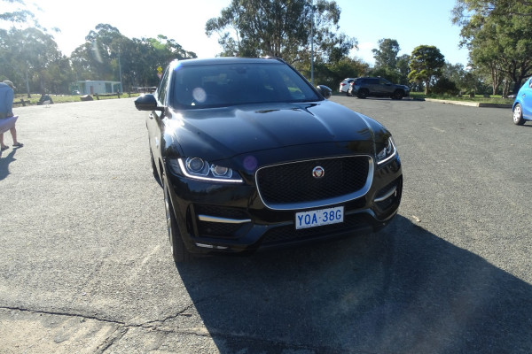 2017 Jaguar F-PACE X761 R-Sport SUV Image 2