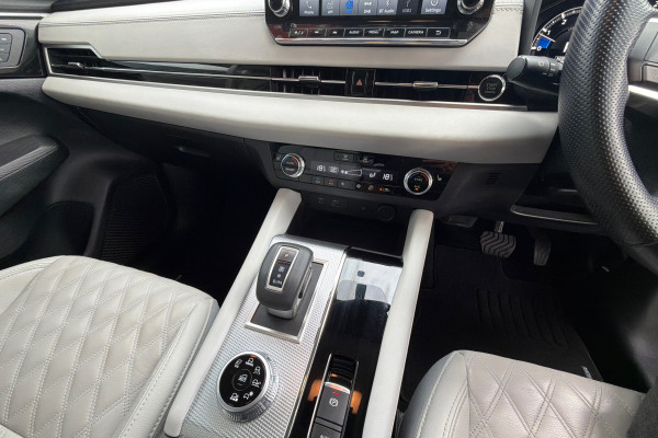 2021 MY22 Mitsubishi Outlander ZM Exceed SUV Image 19