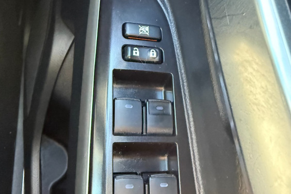 2019 Toyota LandCruiser VDJ200R VX SUV Image 19