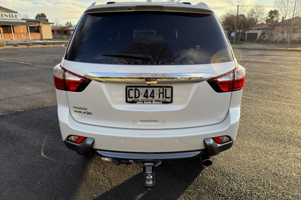 2015 Isuzu MU-X LS-T SUV Image 4