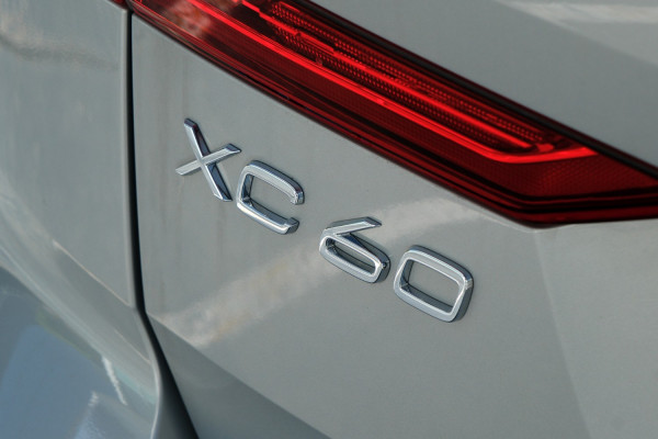 2023 Volvo XC60 UZ Ultimate B6 Dark SUV Image 4