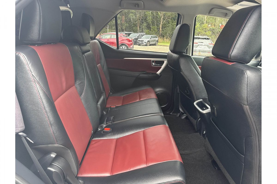 2019 Toyota Fortuner GUN156R Crusade Wagon Image 8