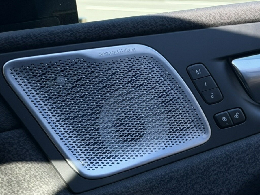 2025 MY26 Volvo XC60 UZ Ultra B5 Dark SUV Image 18