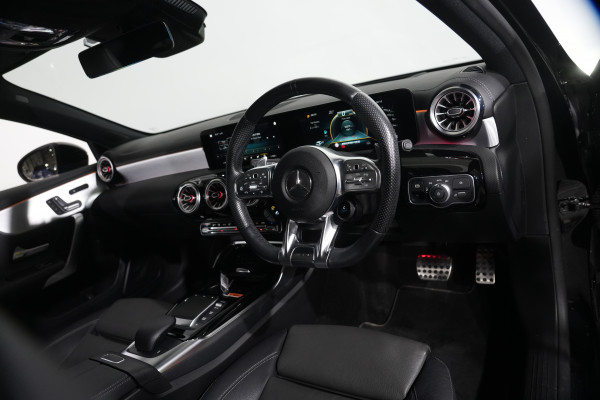 2022 Mercedes-Benz A-Class 4matic Hatch image 11