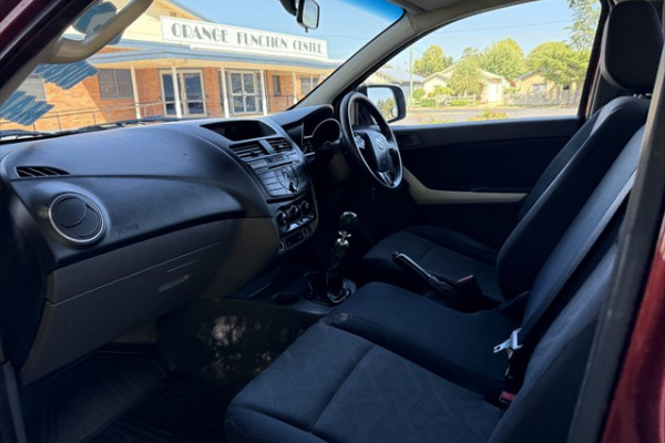 2012 Mazda BT-50 UP XT Single Cab Chassis Image 2