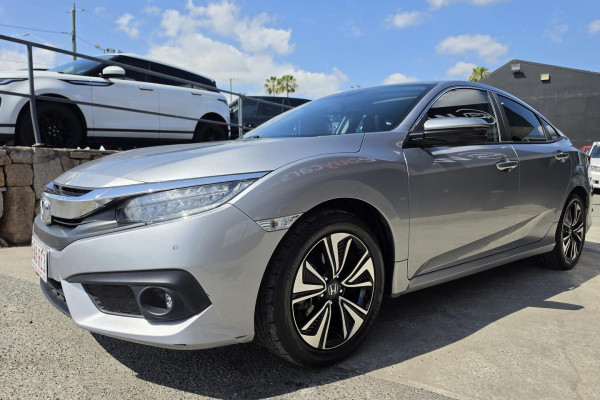 2016 Honda Civic 10th Gen VTi-LX Sedan Image 3
