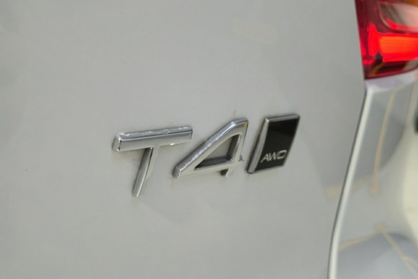 2022 Volvo XC40 XZ T4 Inscription SUV Image 10