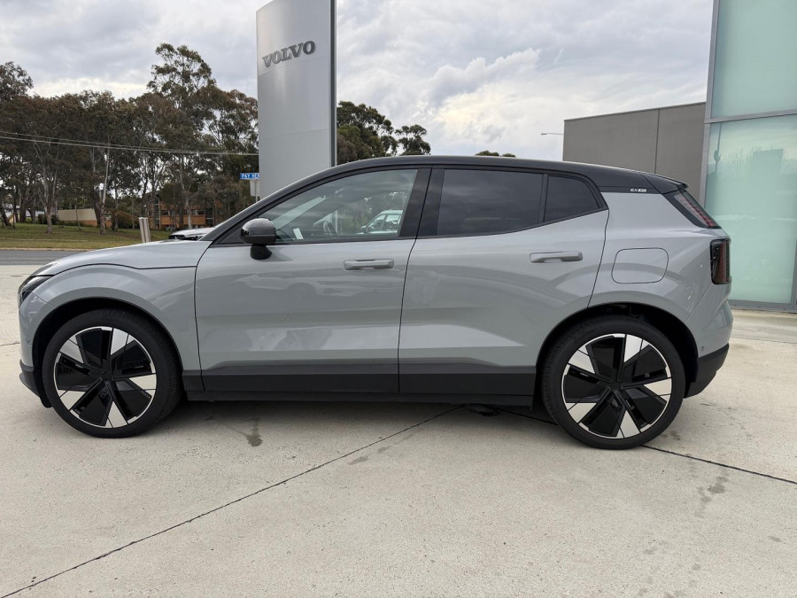 2024 Volvo EX30  Twin Motor Performance Ultra SUV Image 6