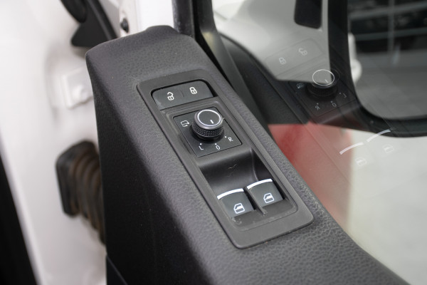 2016 Volkswagen Multivan T6 TDI450 Generation Six Van image 18