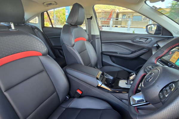 2024 MG MG5 AP32 Essence Sedan