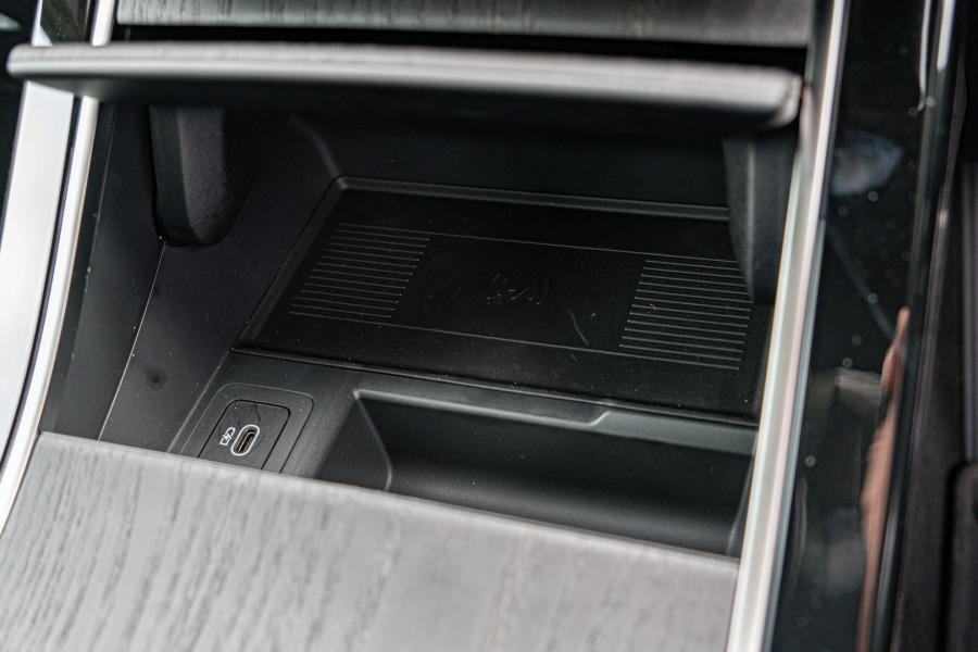 2026 MY26.5 Land Rover Range Rover Evoque L551 P300e Autobiography SUV