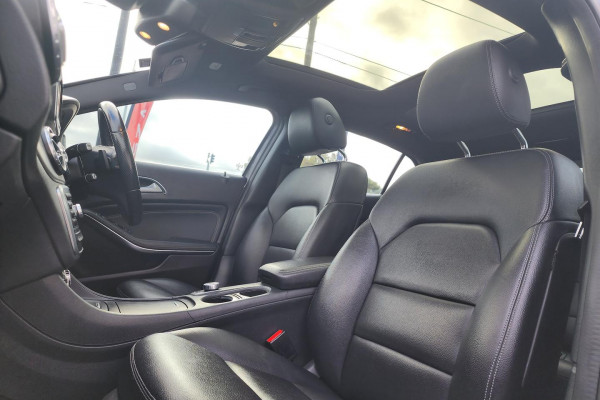 2015 Mercedes-Benz GLA-Class X156 GLA250 SUV Image 13