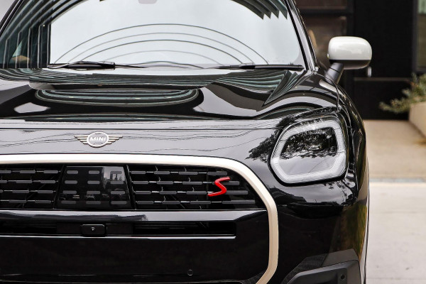2025 MINI Countryman U25 S Favoured SUV image 18