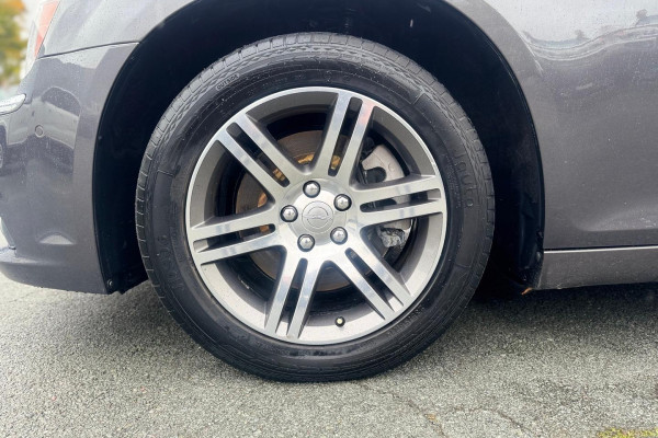 2015 MY14 Chrysler 300 LX C Sedan Image 25