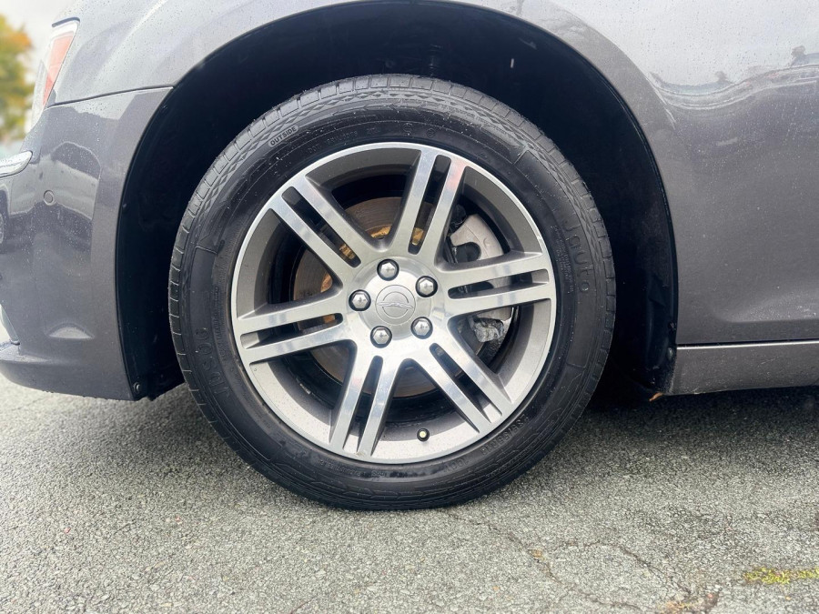 2015 MY14 Chrysler 300 LX C Sedan Image 25