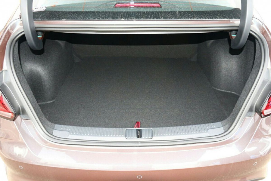 2025 MG MG5 Essence Sedan Image 19