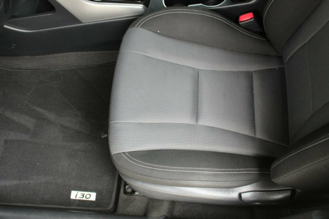 2014 [SOLD]    Mobile Image 18