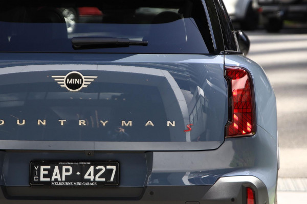2026 MY25 MINI Countryman U25 S Favoured SUV image 18