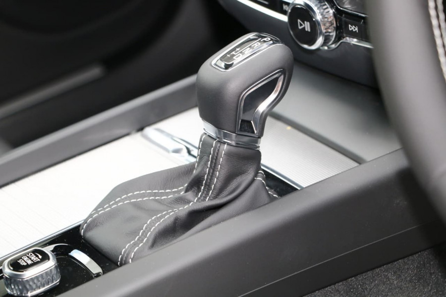 2019 MY20 Volvo V60 F-Series T5 R-Design Wagon Image 19