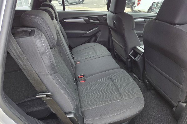 2026 Isuzu MU-X RJ LS-M SUV Image 10