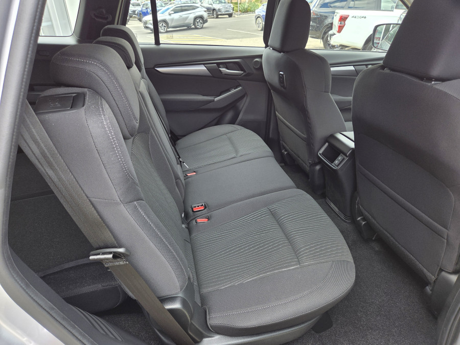 2026 Isuzu MU-X RJ LS-M SUV Image 10