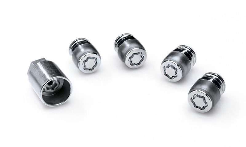 Locking wheel nuts and key 