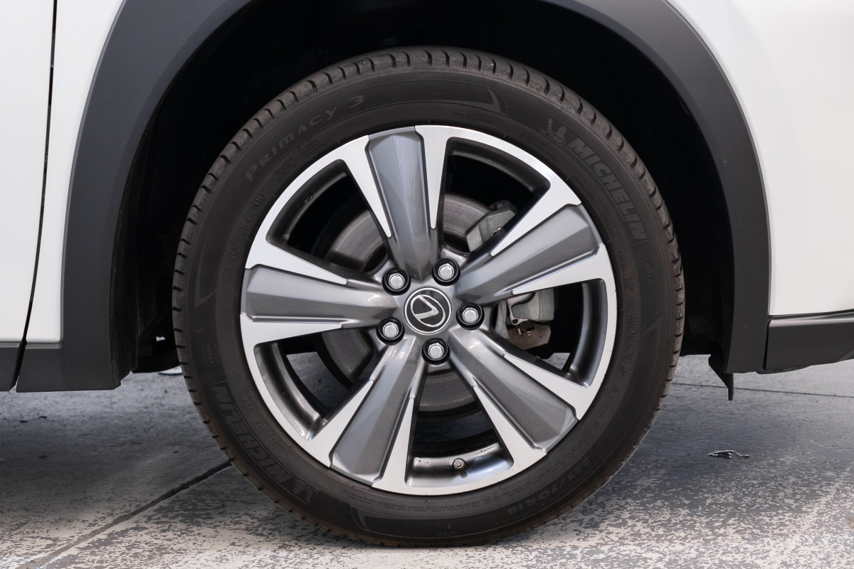 2021 Lexus Ux300e Sports Luxury SUV Image 6