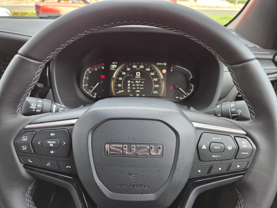 2026 Isuzu MU-X RJ LS-T SUV Image 13