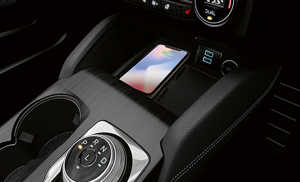 E-shifter & wireless charging Image