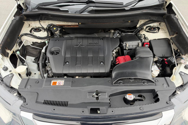 2016 MY17 Mitsubishi Outlander ZK LS Safety Pack SUV Image 26