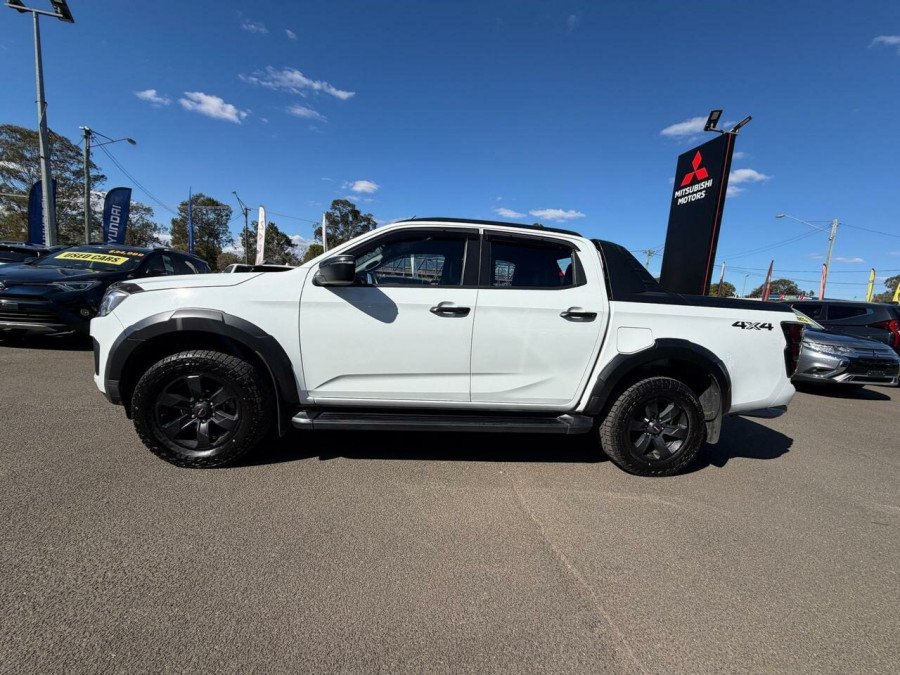 2024 Isuzu D-MAX RG X-TERRAIN Ute Image 2