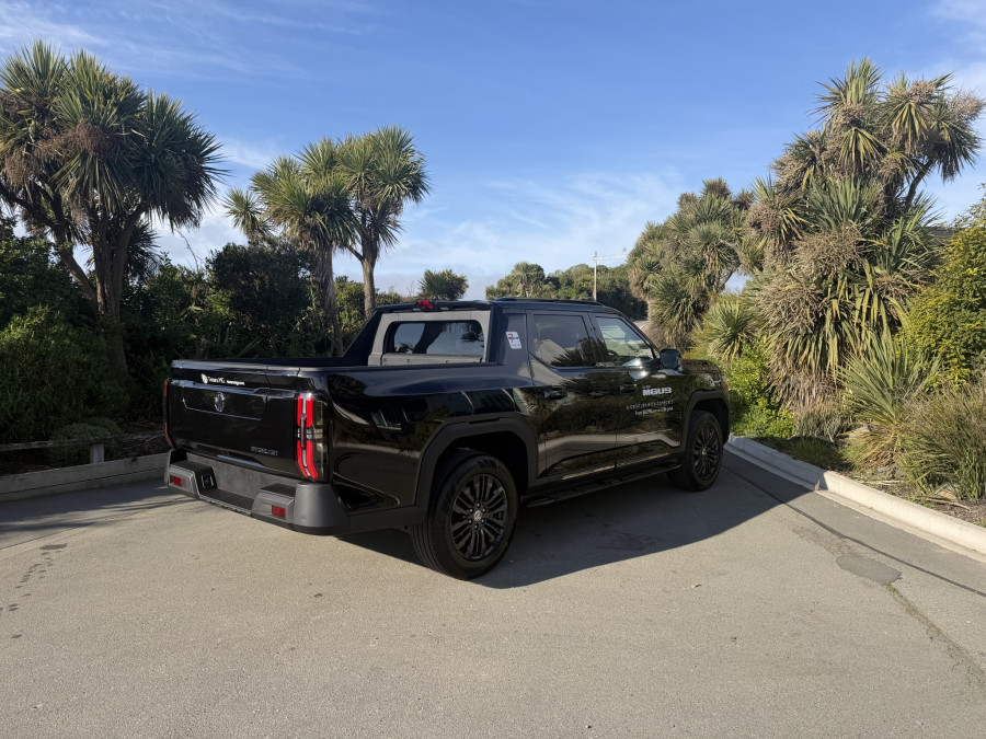 2026 MG U9 Explore Pro Ute Image 2