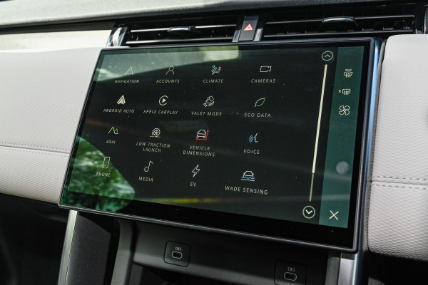 2025 MY25.5 Land Rover Discovery Sport L550 P300e Dynamic SE SUV image 17