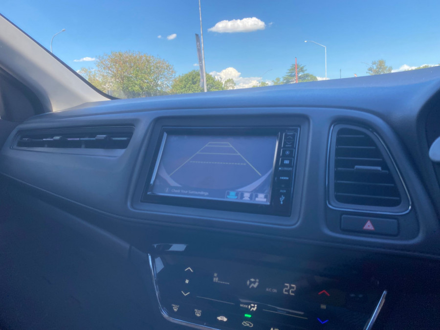 2019 Honda HR-V  VTi SUV Image 14