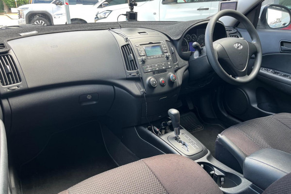 2008 Hyundai i30 FD Hatch Image 10