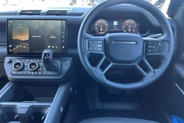 2025 MY26 Land Rover Defender L663 110 D350 X-Dynamic SE SUV Image 15