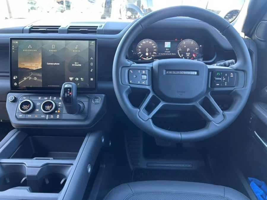 2025 MY26 Land Rover Defender L663 110 D350 X-Dynamic SE SUV Image 15